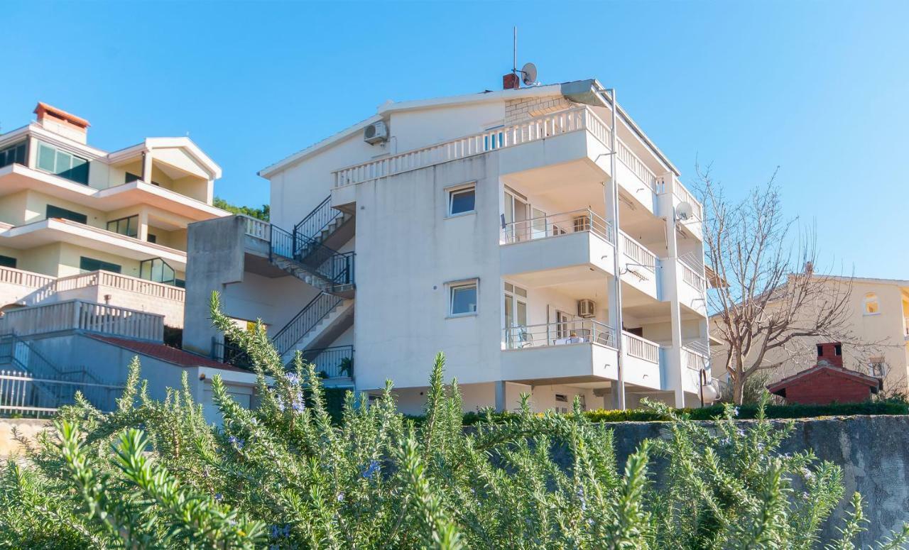 Apartment Ines Omiš Extérieur photo