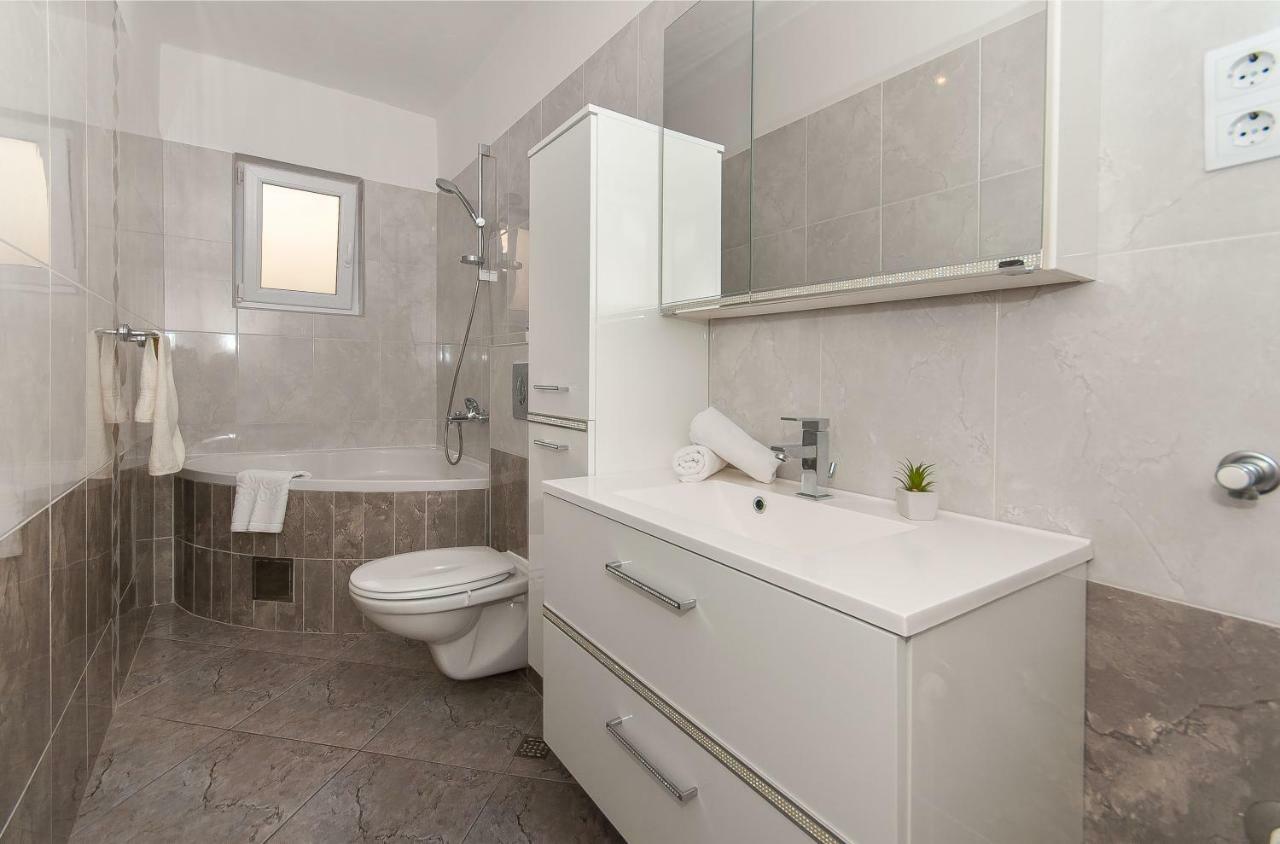 Apartment Ines Omiš Extérieur photo